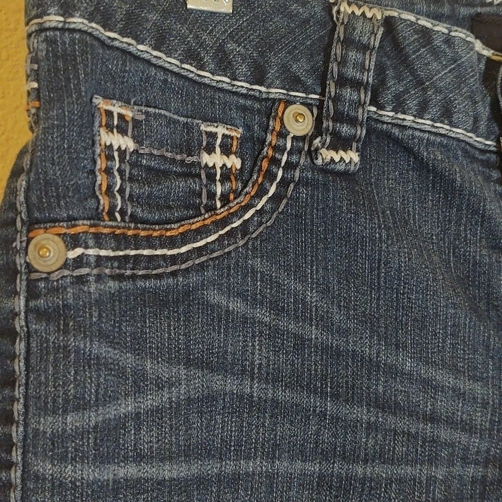 a.n.a A New Approach Women's Cuffed Denim Jeans